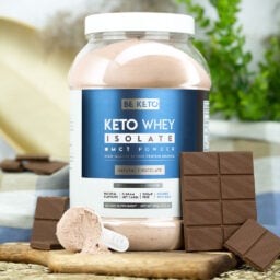 Isolat de whey keto + huile mct – chocolat naturel 800g